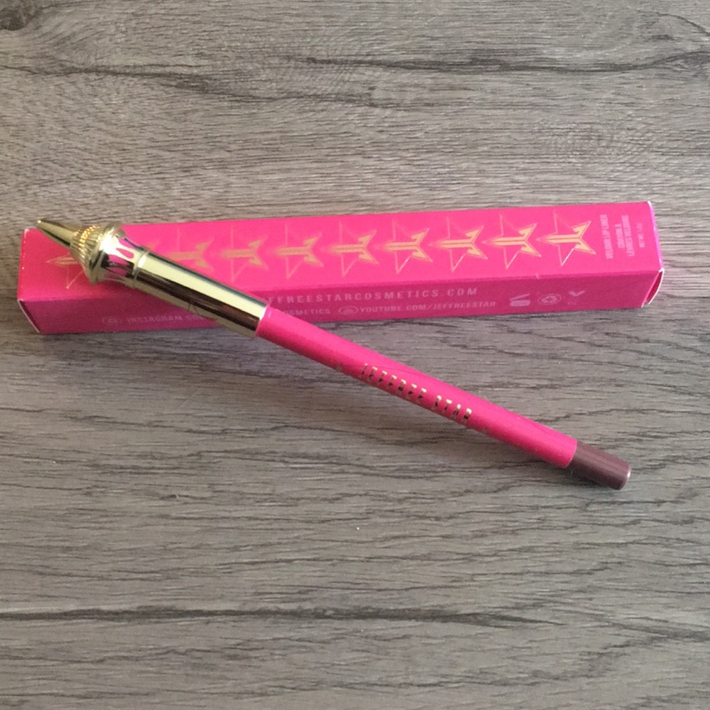 JSC Lipliner in shade Scorpio